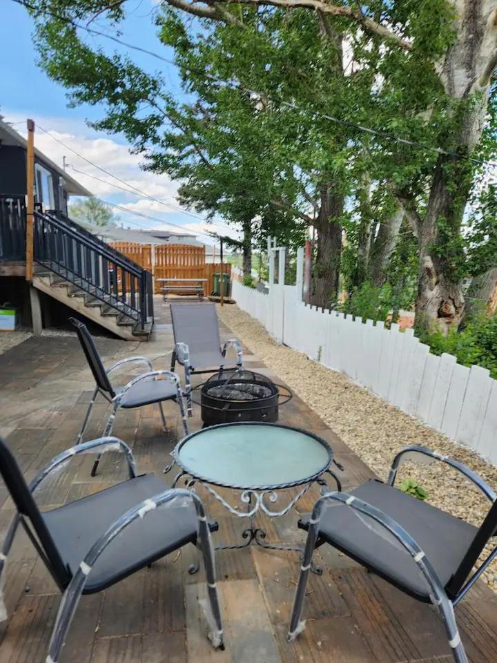 Centre Street Upper 2Bedsuite 4408 YYC Eksteriør bilde