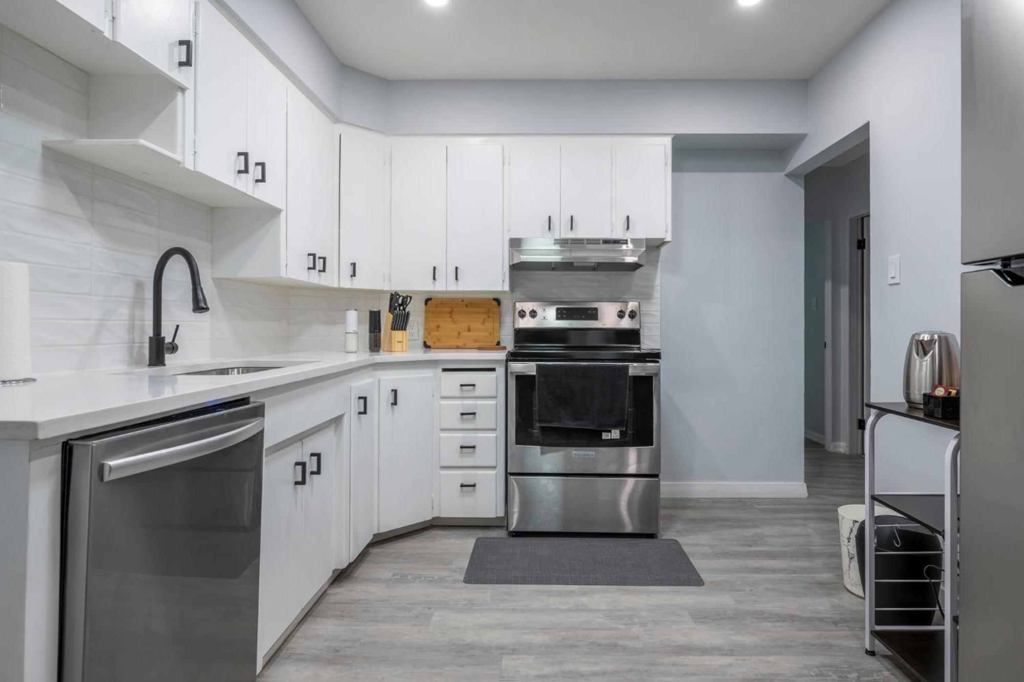Centre Street Upper 2Bedsuite 4408 YYC Eksteriør bilde
